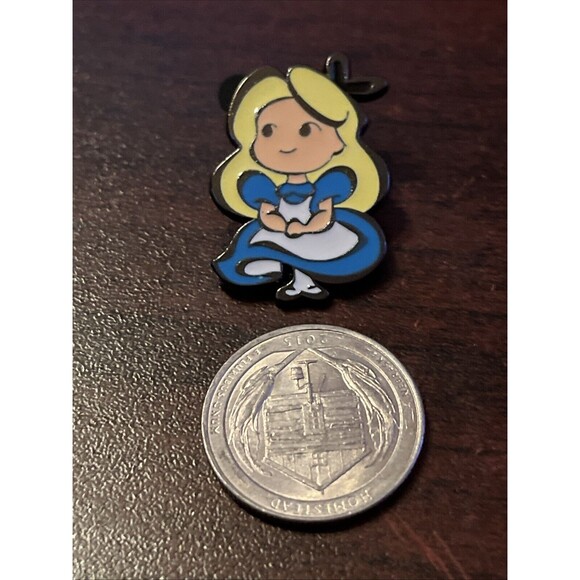 Disney Alice In Wonderland Cuties Mystery Trading‎ Pin - Picture 2 of 4